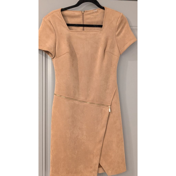 NWOT Women's Calvin Klein Tan Faux Suede Dress with Zipper Detail Size 4 - Picture 2 of 10
